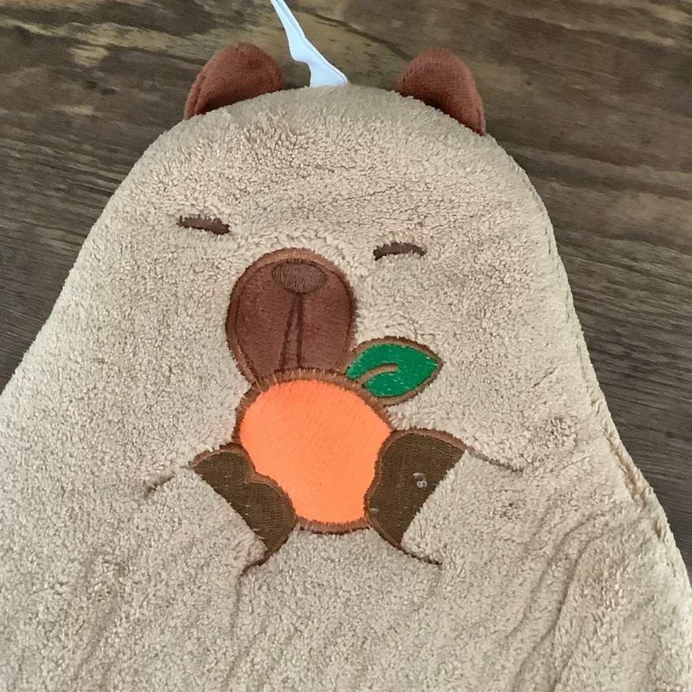 hand towel， cute capybara